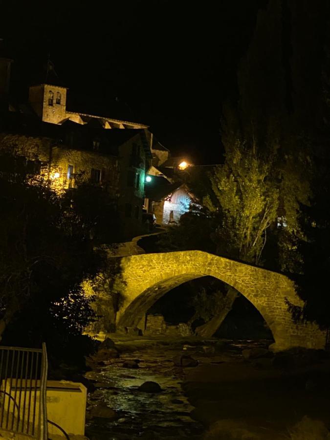 Hotel Bocale Sallent De Gallego Bagian luar foto