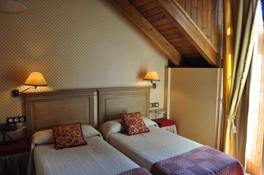Hotel Bocale Sallent De Gallego Ruang foto