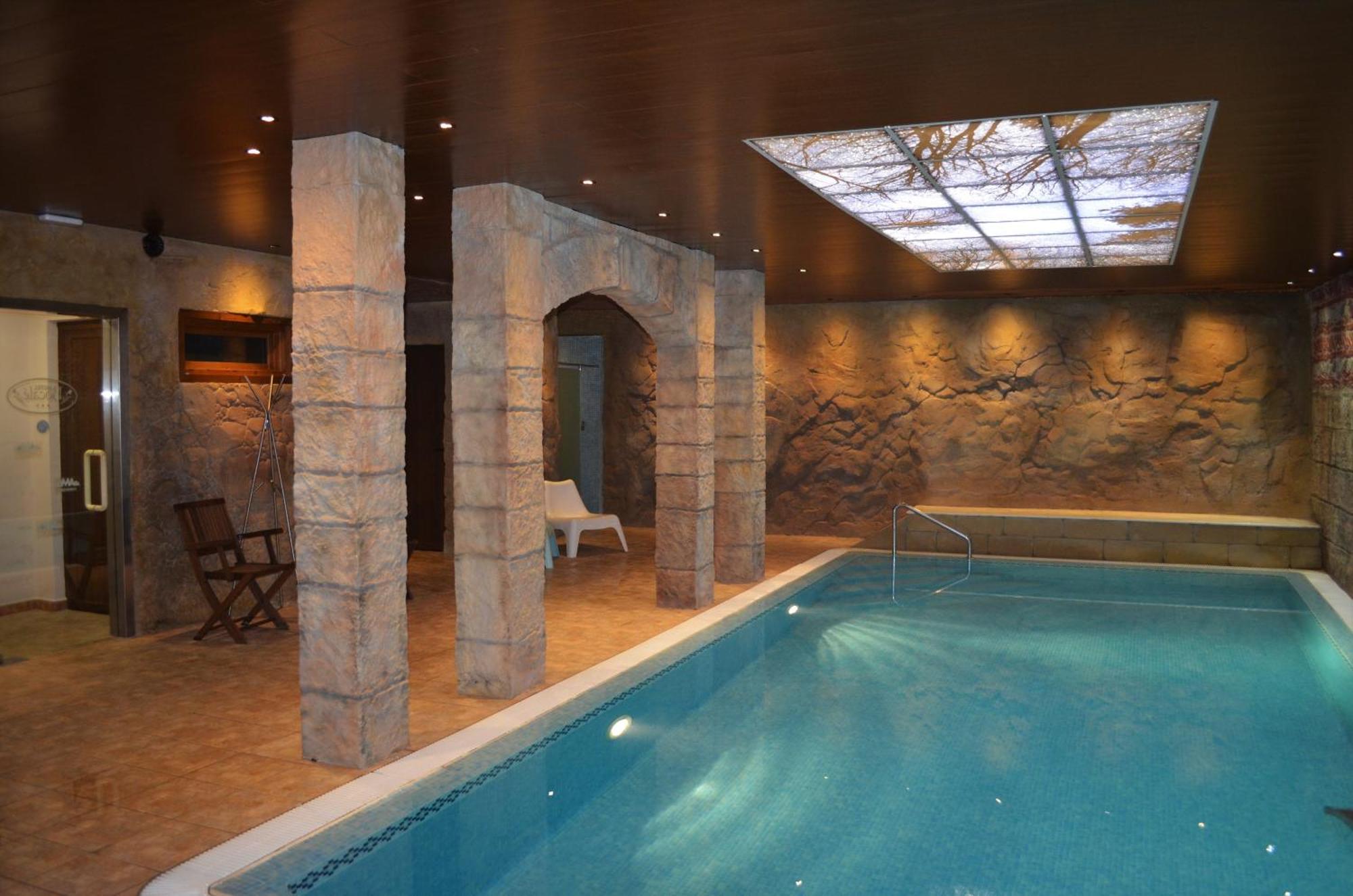 Hotel Bocale Sallent De Gallego Bagian luar foto